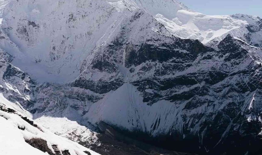Manaslu Circuit Trek in April: Rhododendrons, Weather and Complete Spring Guide 2026