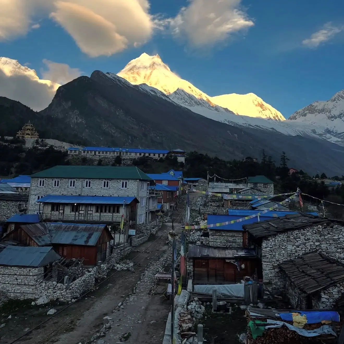 Manaslu Circuit Trek