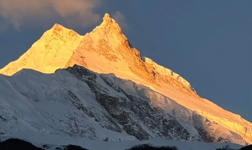 Mount Manaslu Nepal: The Complete Guide to the 8th Highest Mountain, Its History, Culture and the Manaslu Circuit Trek