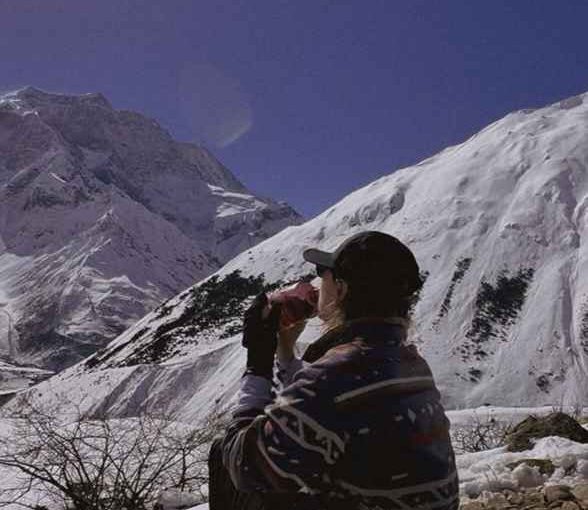 Renting vs Buying Trekking Gear in Kathmandu: Complete Thamel Guide