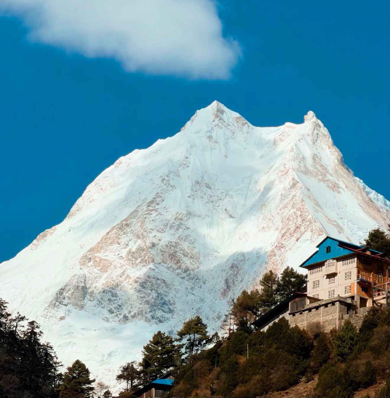 Manaslu Circuit Trek in January